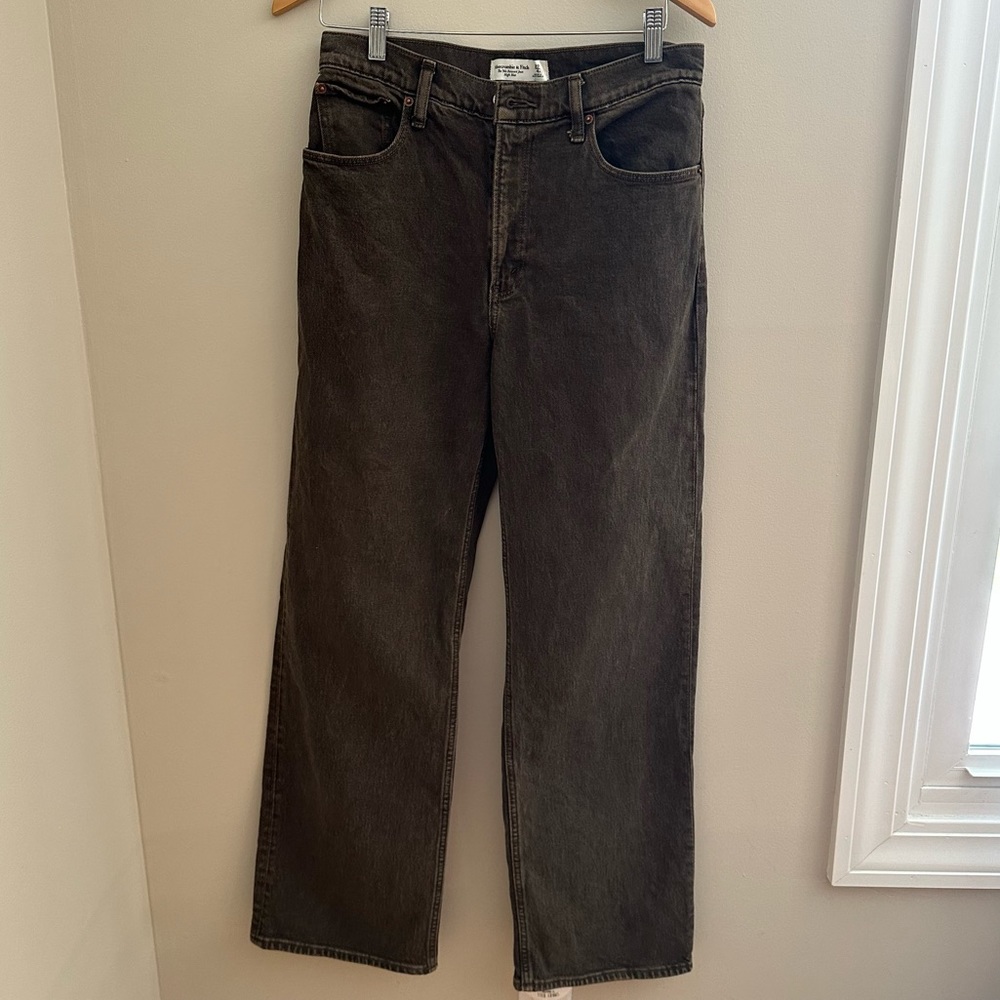 Abercrombie High Rise 90’s Relaxed Jean